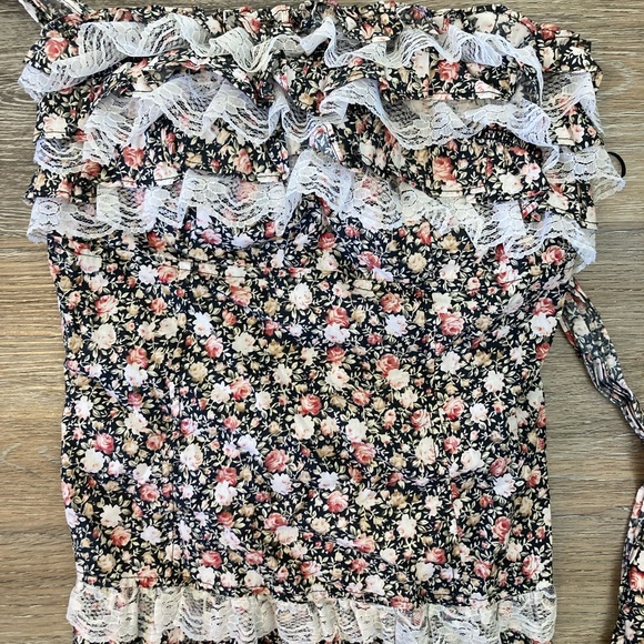 SOLD Moa Moa floral strapless top - Picture 1 of 4